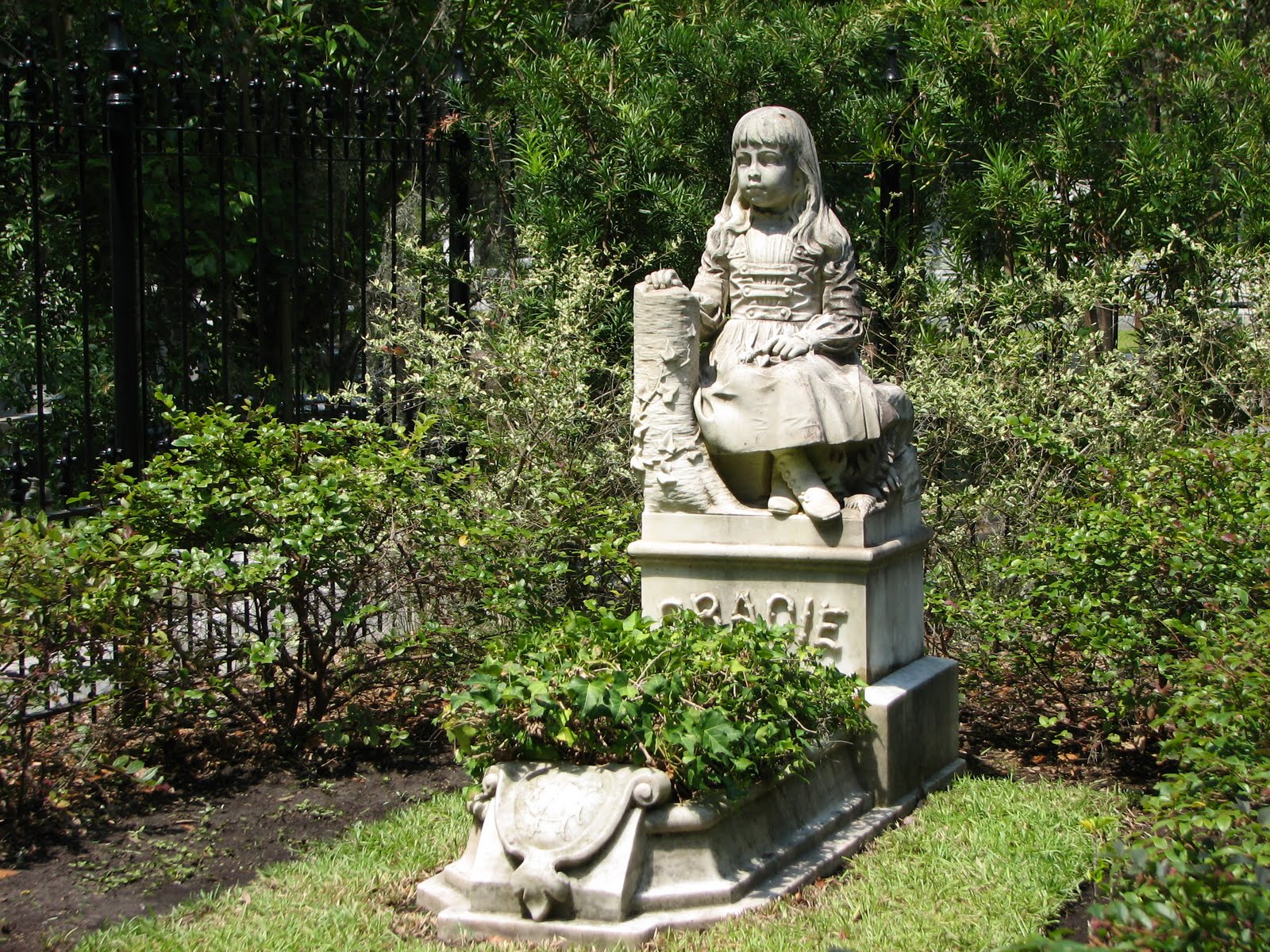 Gracie Watson gravesite at Bonaventure Cemetery